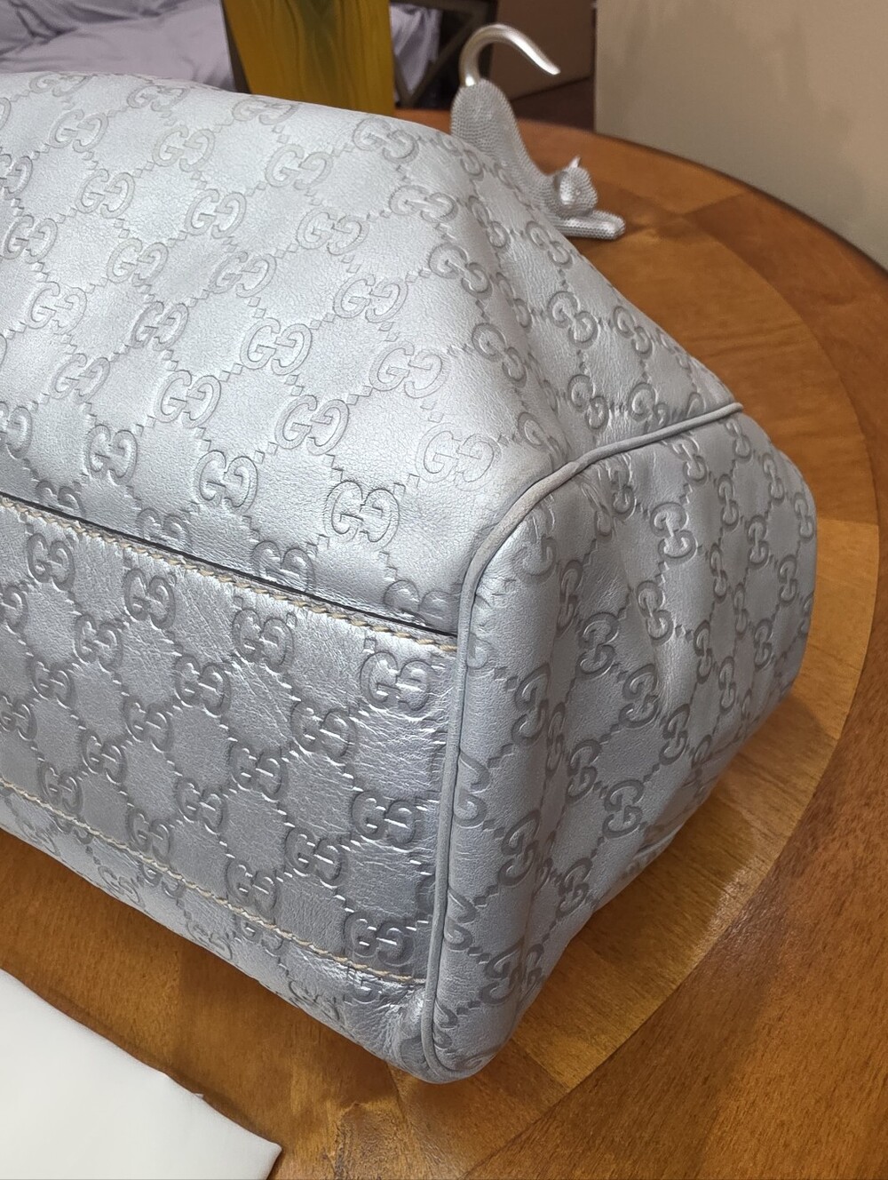Gucci Sukey XL Silver Guccissima Monogram Shoulder Bag with GG Charm - Picture 12 of 16